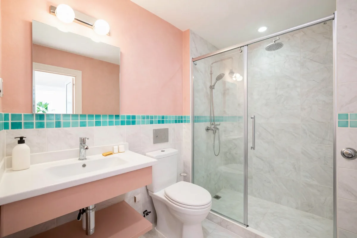 Cozy Pink Oasis with Sea Views in Sant Feliu — Photo 4