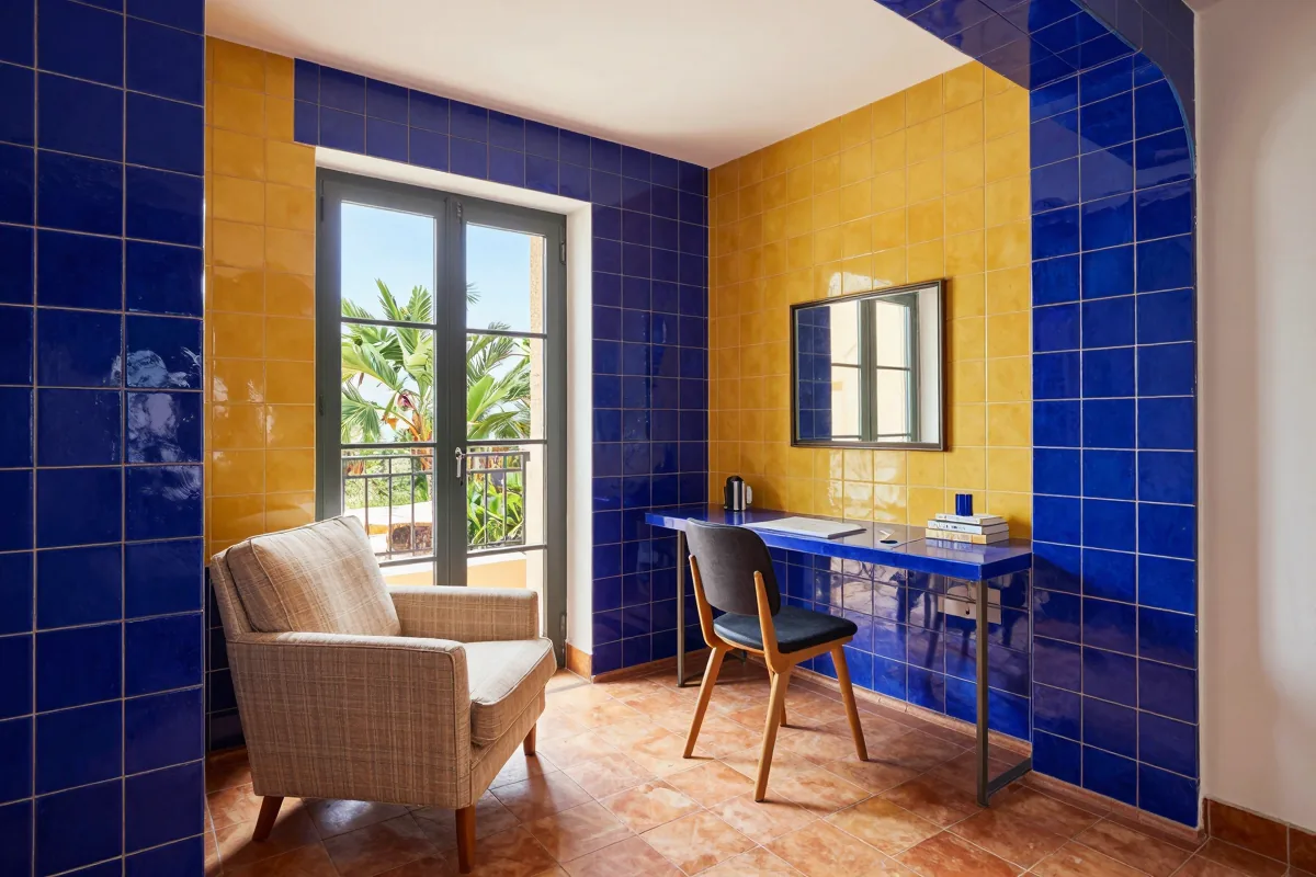 Sunlit Mediterranean Escape in Pals — Photo 10